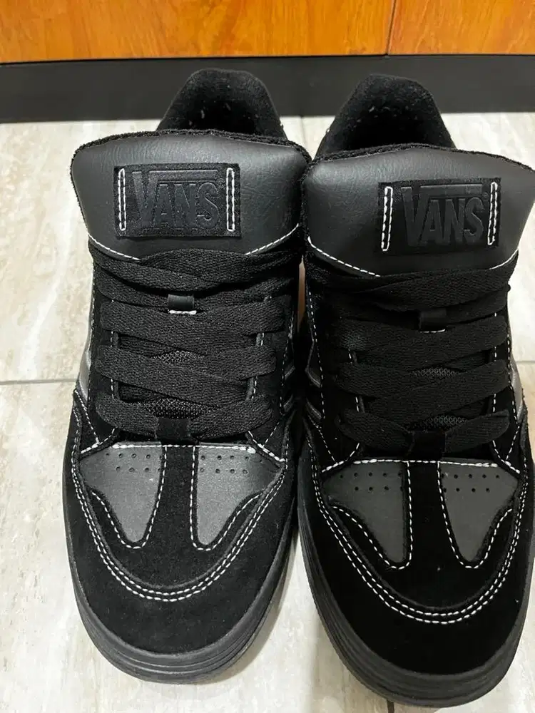 Vans upland sise 43 free sepatu Skechers