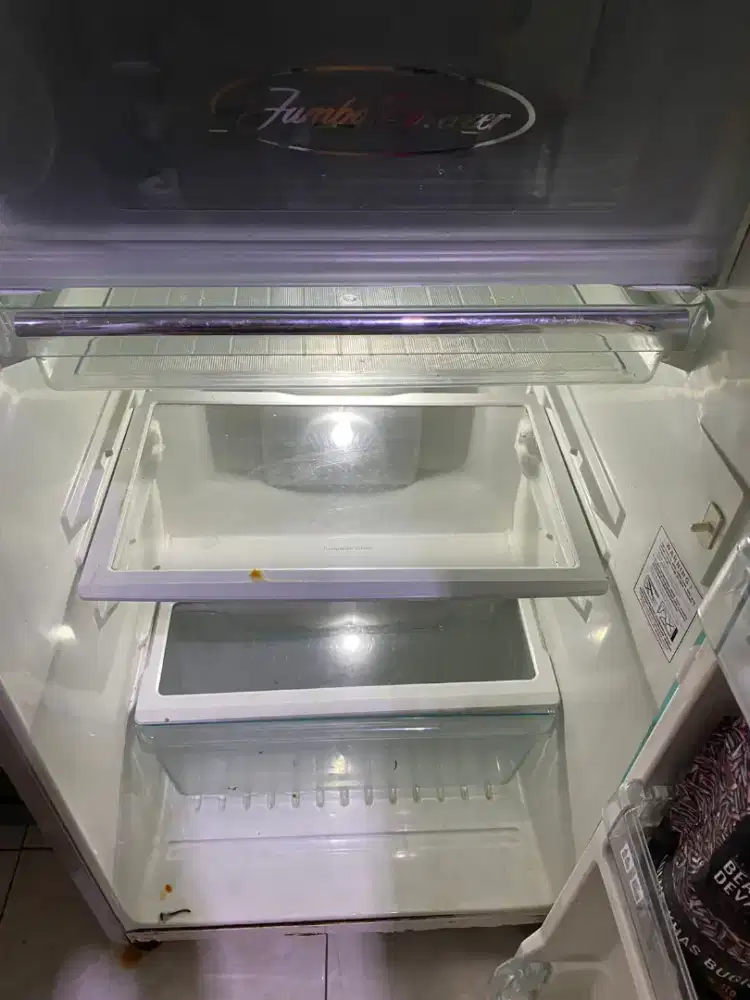 Jual kulkas bekas pemakaian pribadi