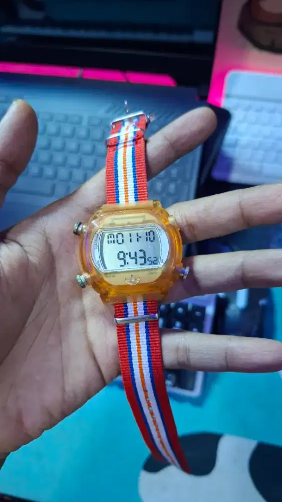 Jam tangan Adidas