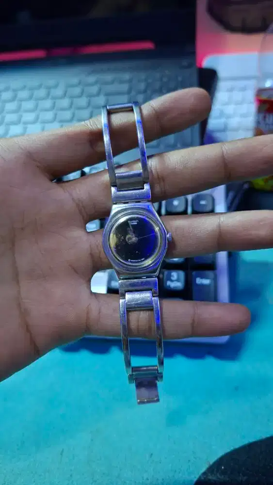 Jam tangan Swatch