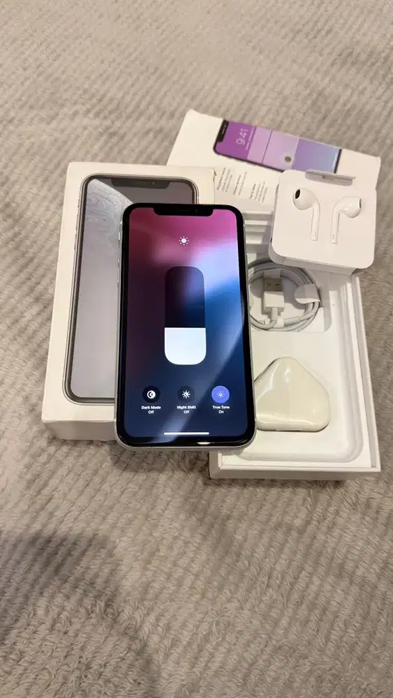 Dijual Iphone Xr White 128GB Lengkap Terdaftar