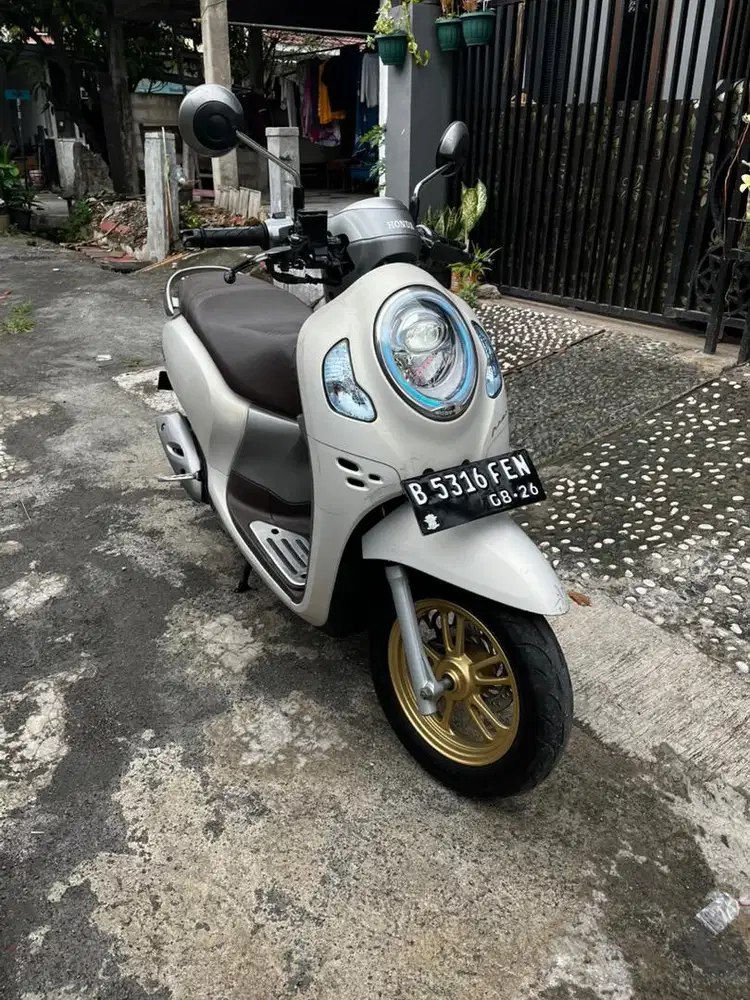 Scoopy Prestige 2021 Putih