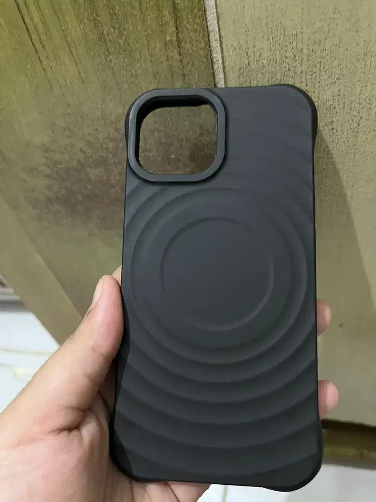 Case iphone 13 bagus