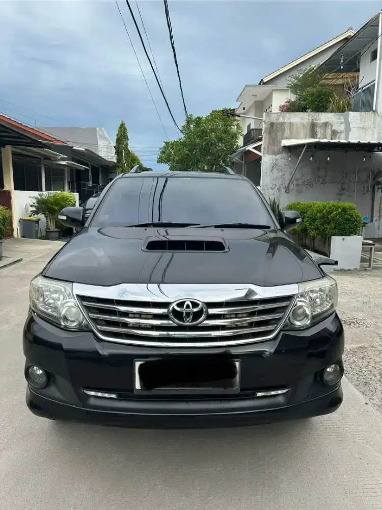Fortuner VNT 2013 Diesel Hitam