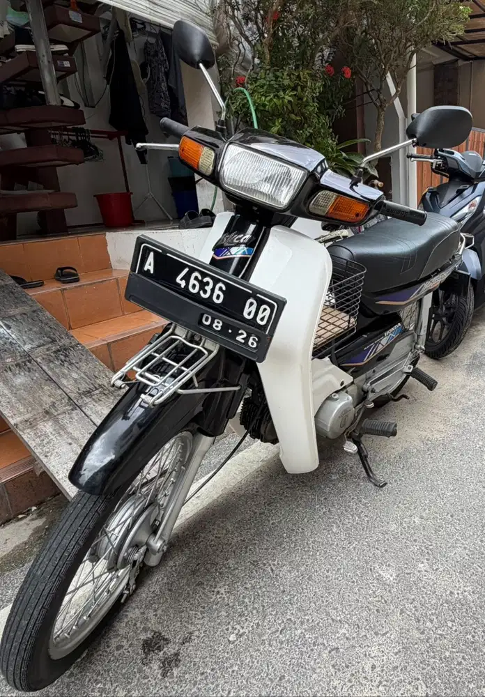 honda astrea 2002...