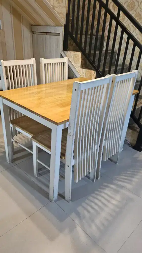 Jual meja makan 4 kursi