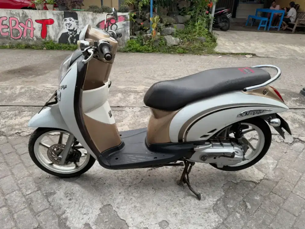 Scoopy THN 2012 plat B Jakarta