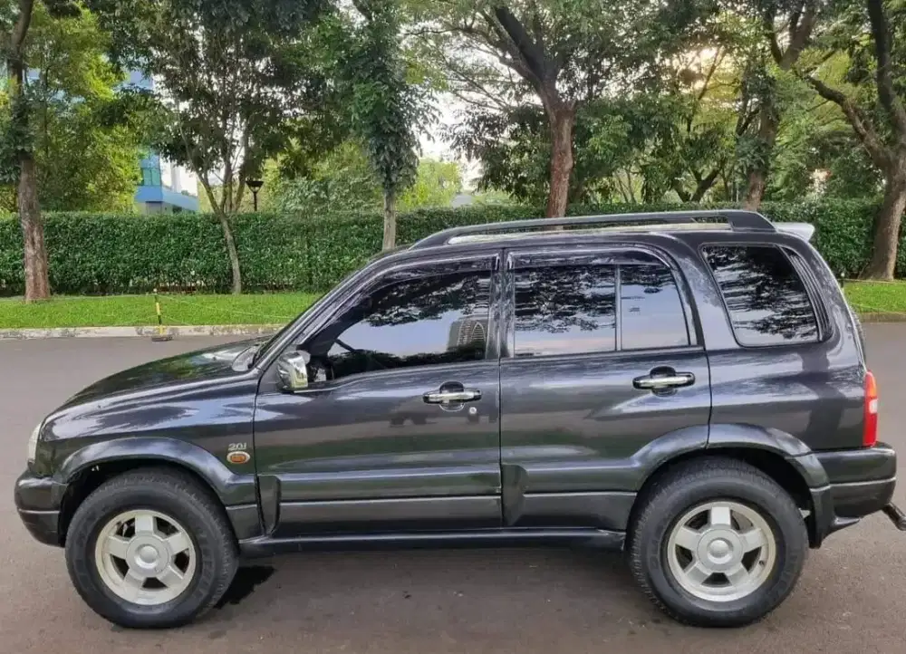 Jual mobil escudo antik thn 2001 kilometr low