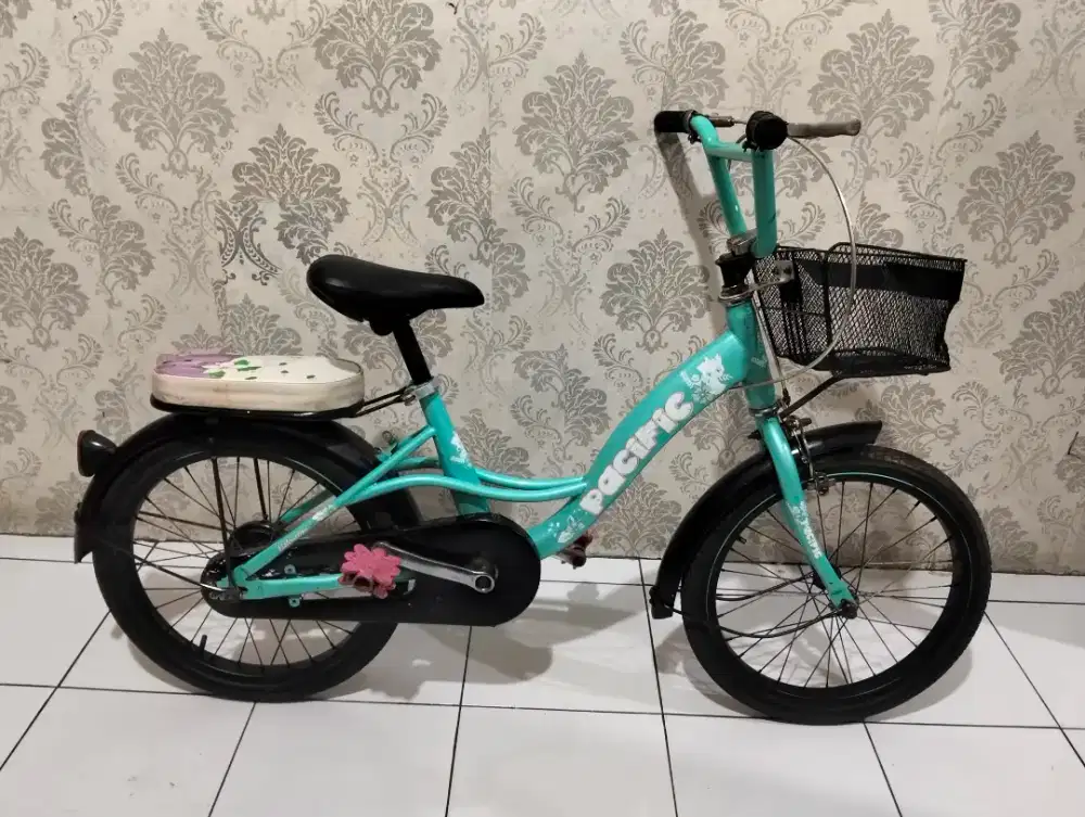 Sepeda anak ukuran 18 untuk usia 5-10 tahun