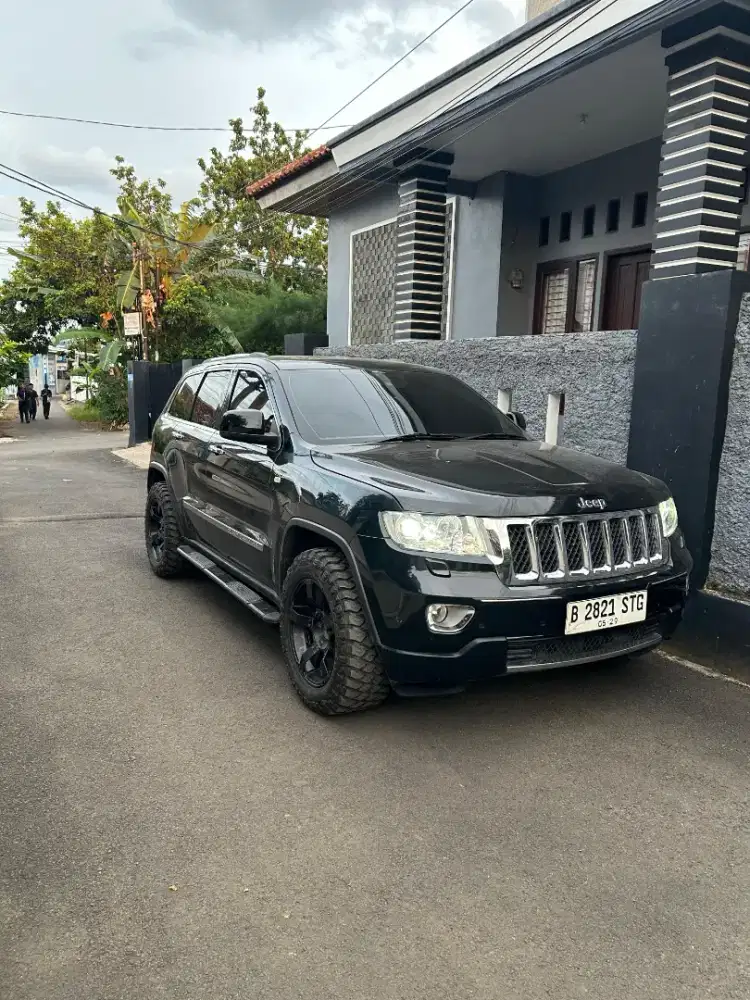 Jeep grand Cherokee termurahhhh banget broooh