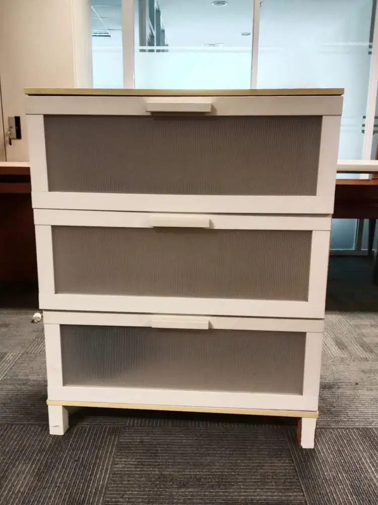 Lemari 3 Susun (Putih)