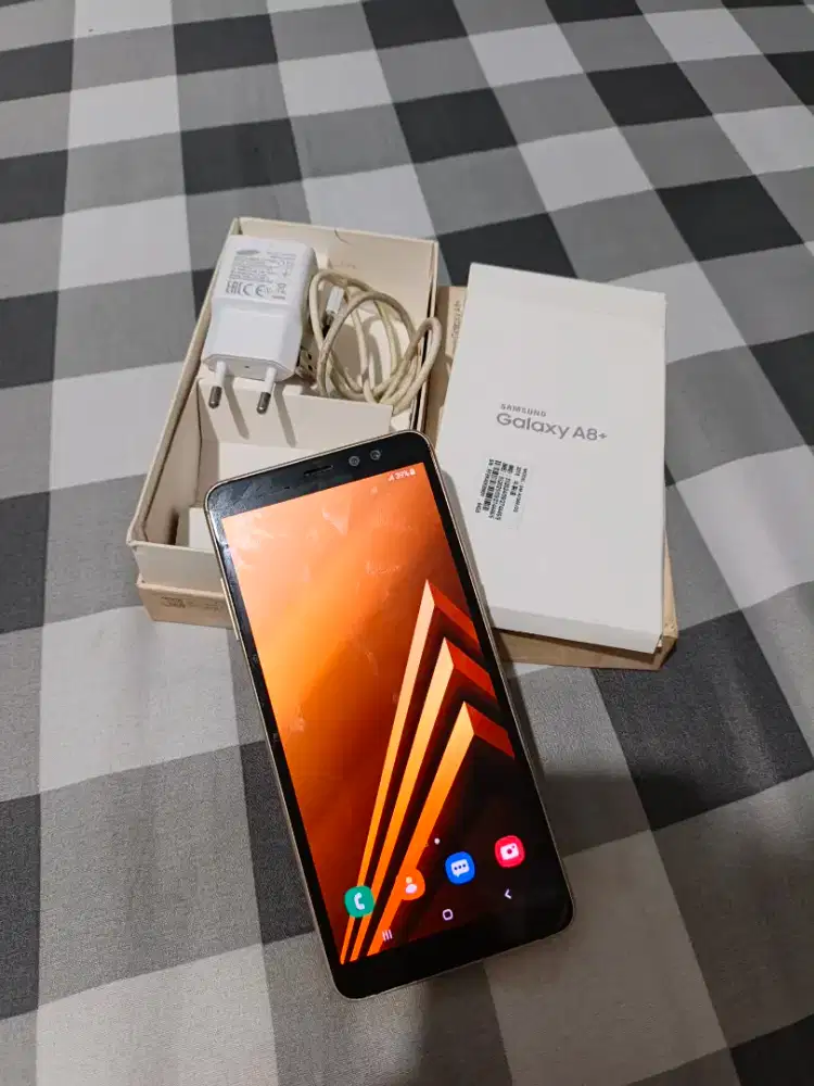 Samsung galaxy A8+ Ram 6 / 64gb