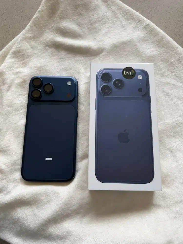 Iphone 17 promax 256 deep blue