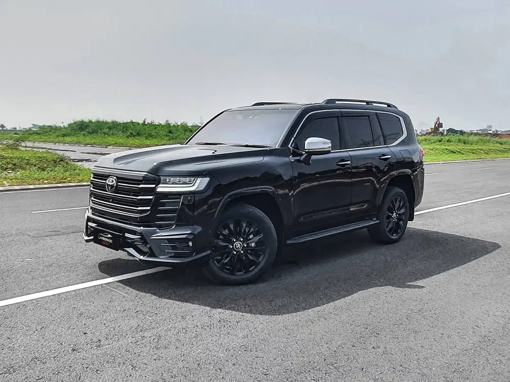 [LIKE NEW !!] TOYOTA LAND CRUISER LC300 VX-R TSS DIESEL 2024