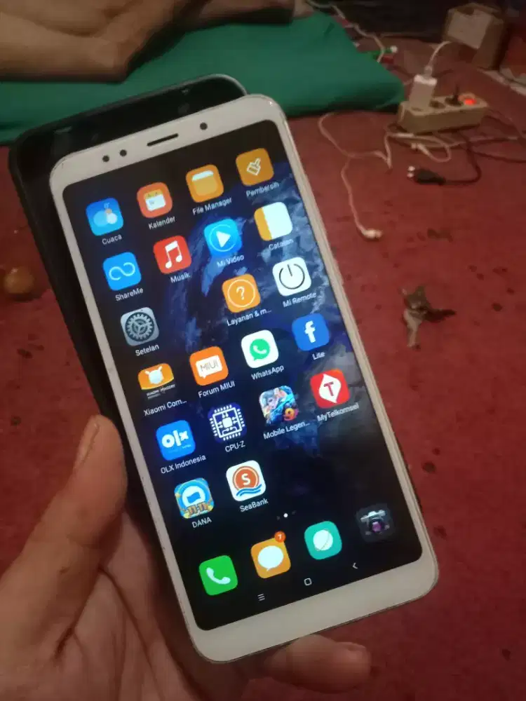 Redmi 5 plus 4/64 hp only