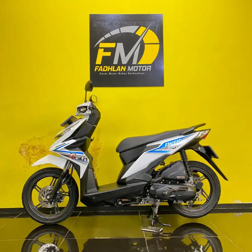Honda Beat Tahun 2018 warna putih biru cash kredit