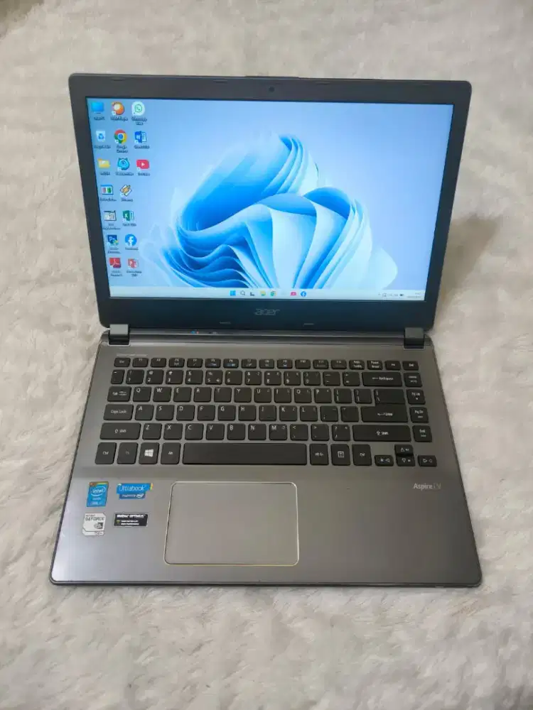 Dijual laptop gaming,render acer slim,super kencang.keyboard berlampu