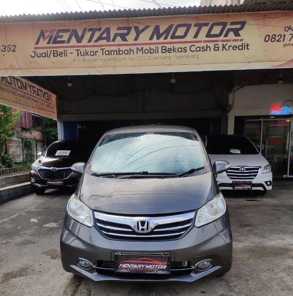 Freed E PSD Automatic Terawat Abu Tahun 2013 KM Rendah Baru Termurah