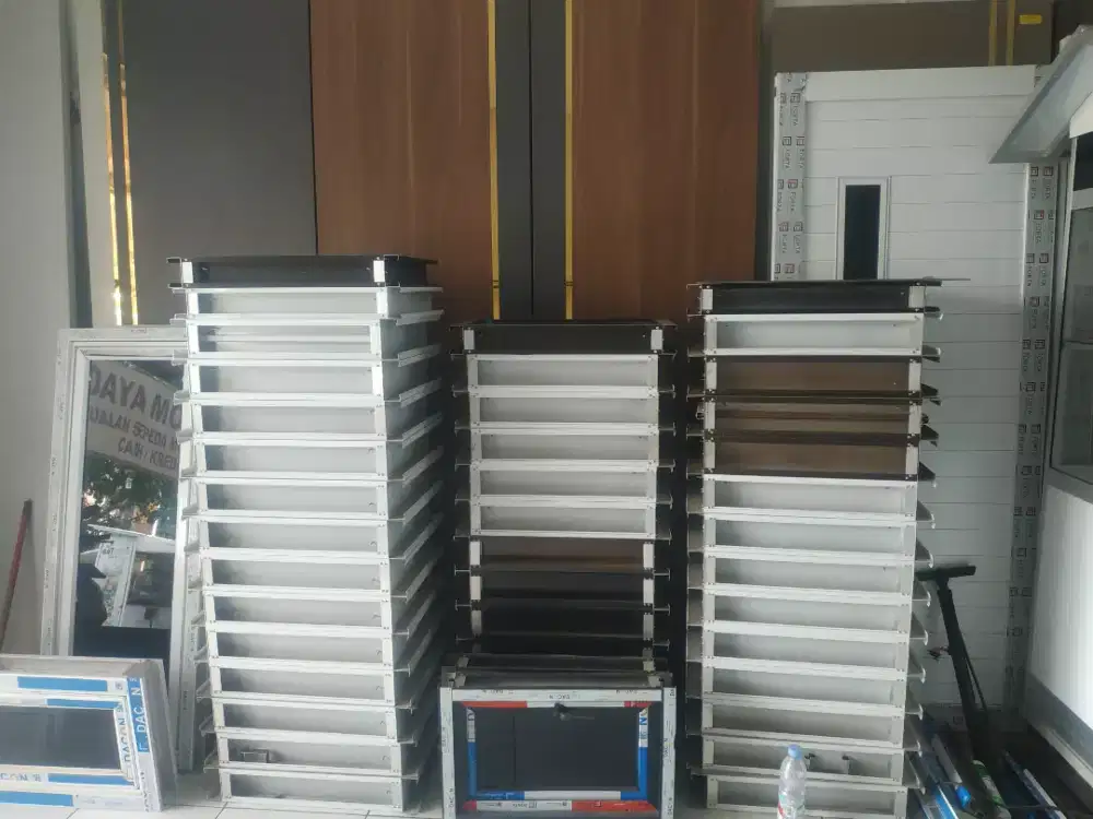 JENDELA DAN PINTU ALUMINIUM