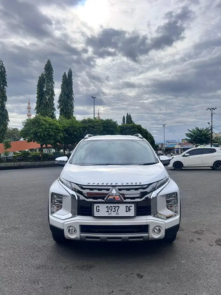Xpander cross 2020 matic istimewa KM 33rb