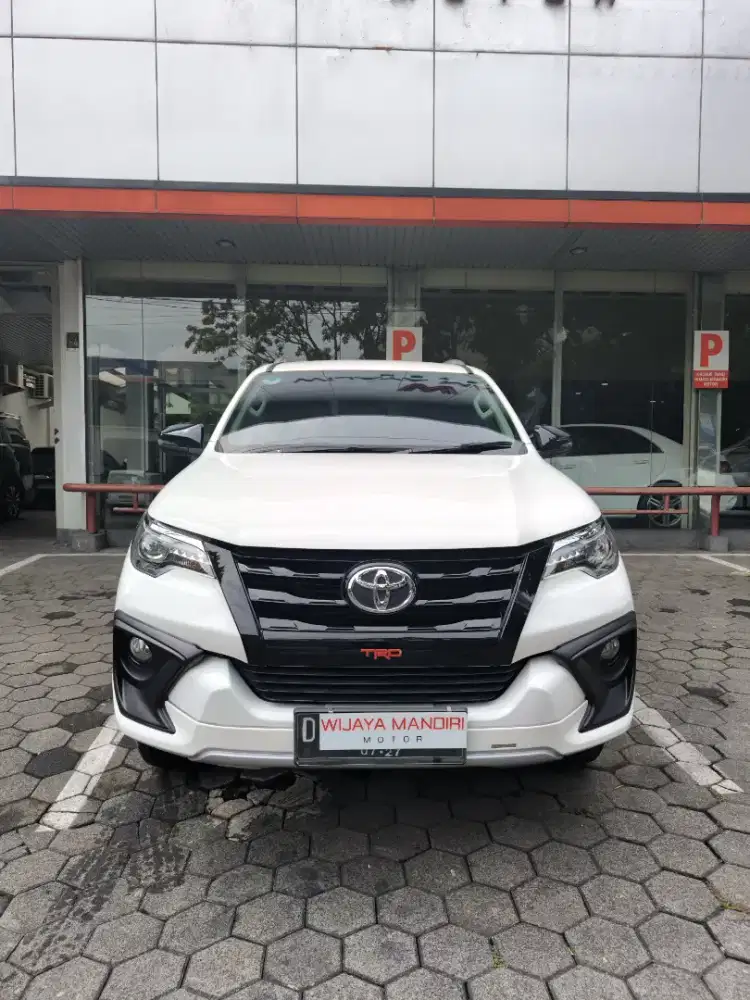 TOYOTA FORTUNER 2.4 VRZ TRD A/T 2019