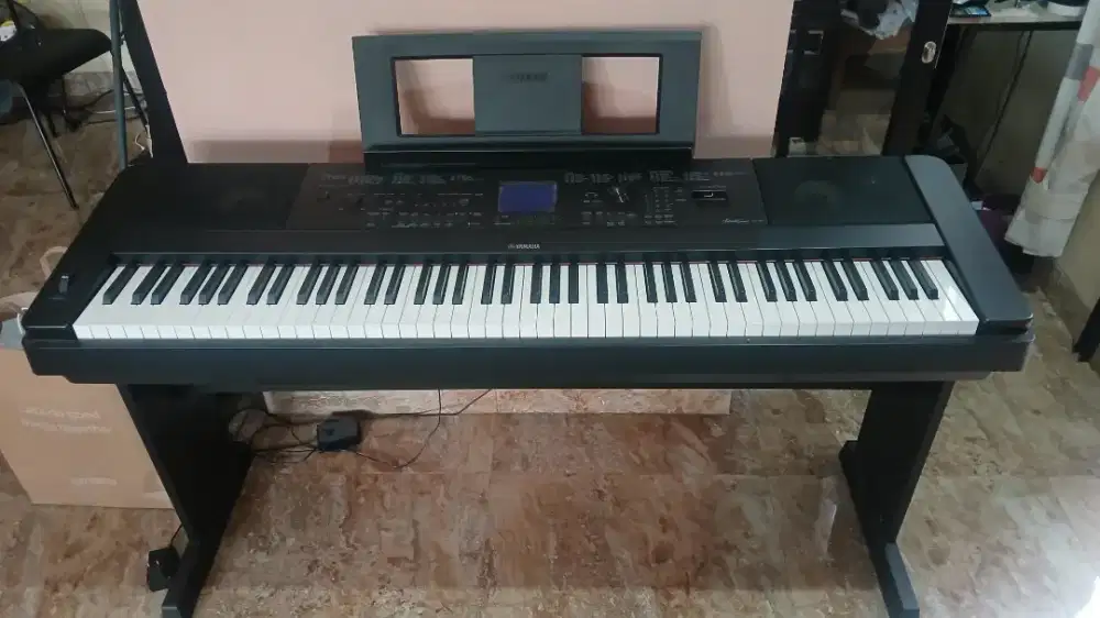 Piano Yamaha Portable Grand DGX-660
