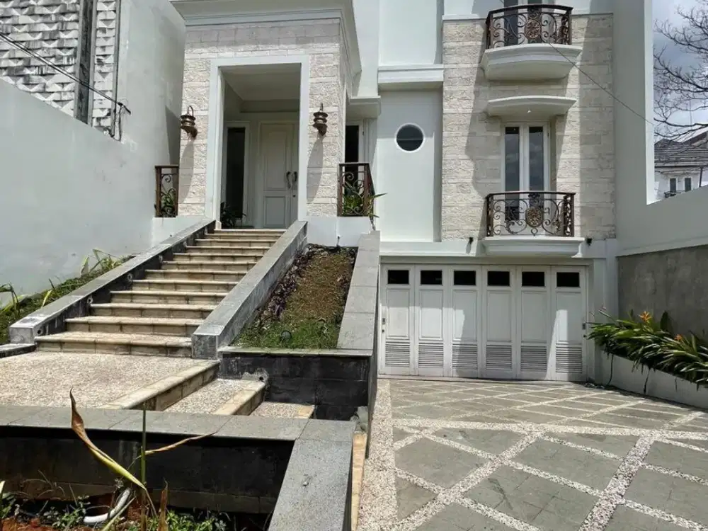 Dijual Rumah Mewah Siap Huni – Luas, Eksklusif, Strategis!