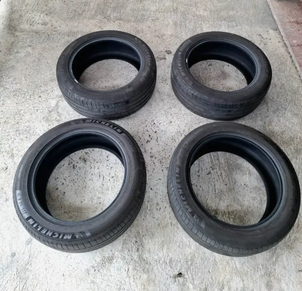 MICHELIN Ban 235 50 R18 kondisi 95%.like New.Innova Reborn Zenix