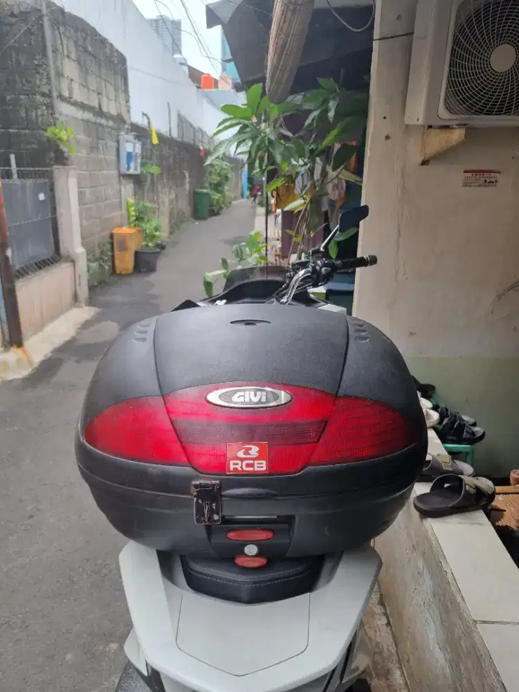 Box motor merk givi e45