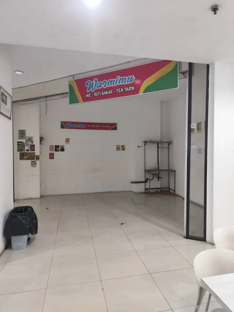 Dicari karyawati untuk stand di cybermall