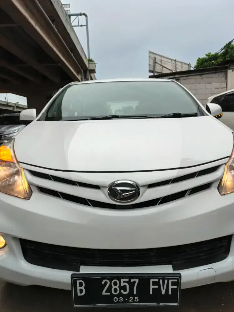 Di jual daihatsu xenia 2015