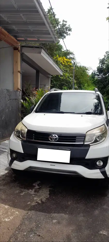 TOYOTA RUSH TRD SPORTIVO 2015 PUTIH METIC