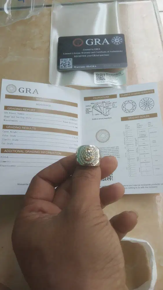 Cincin natural moissanite