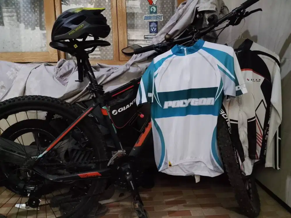 Paket 2 Juta Sepeda Pacific, Helm, dan Kaos