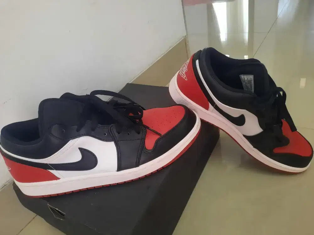Sepatu Sneakers Nike Air Jordan 1 Low Bread Toe  2.0