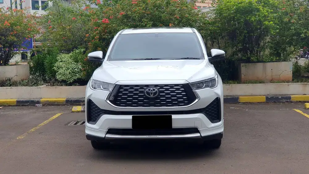 Toyota Zenix V Hybrid 2.0 Modelista Panoramic 2023 Like New Record