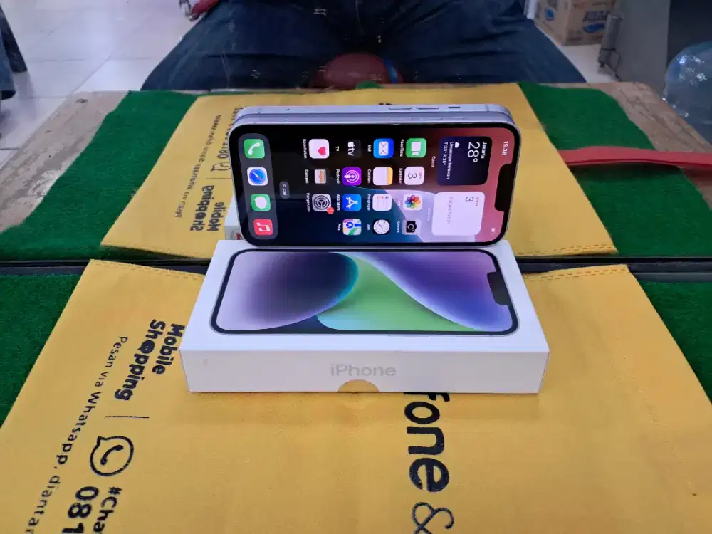 Iphone 14 128 gb gransi resmi mulus lengkap no minus