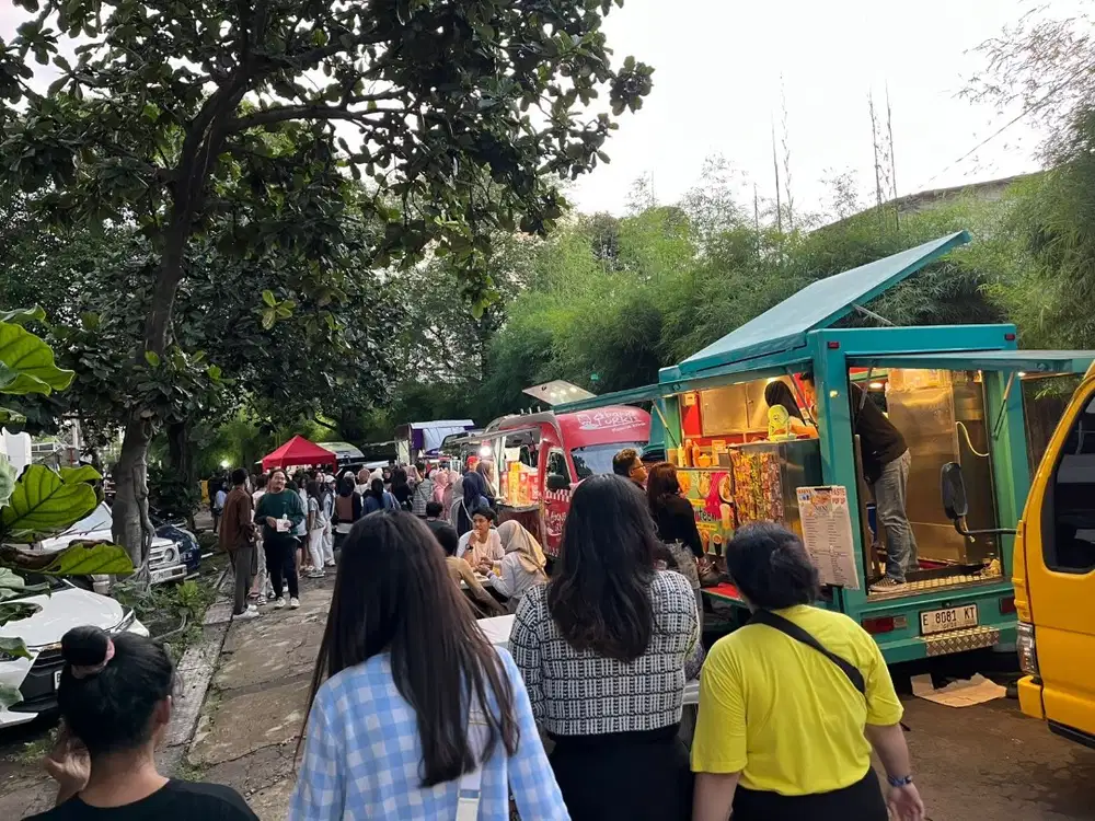 DICARI KARYAWAN/KARYAWATI FOODTRUCK (diUtamakan yang bisa Nyetir)