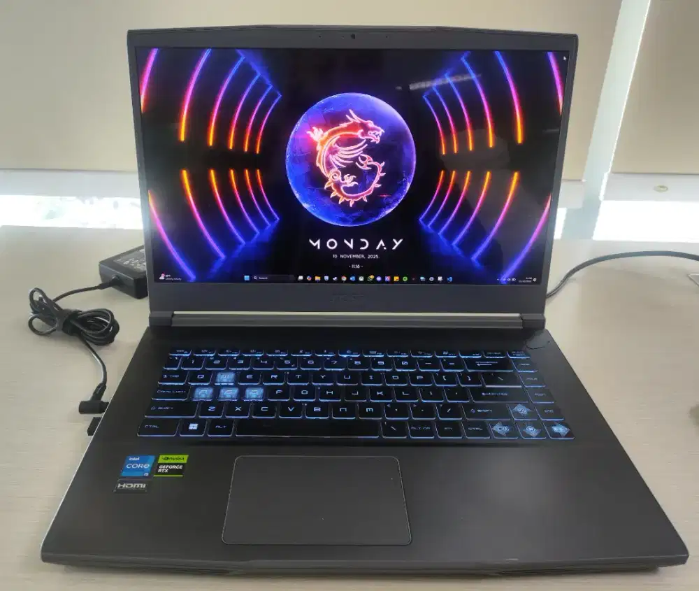 Laptop MSI Thin 15 B13UC