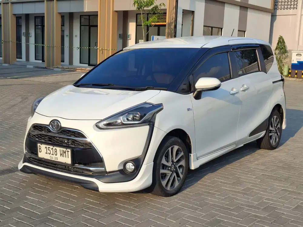 Toyota Sienta type Q at matik 2017