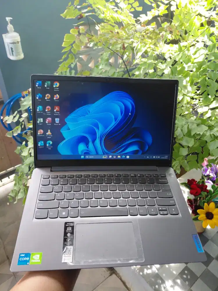 Lenovo slim3 i5 Gen11 Ram16 ssd256 DualVga FHD IPS Backlight