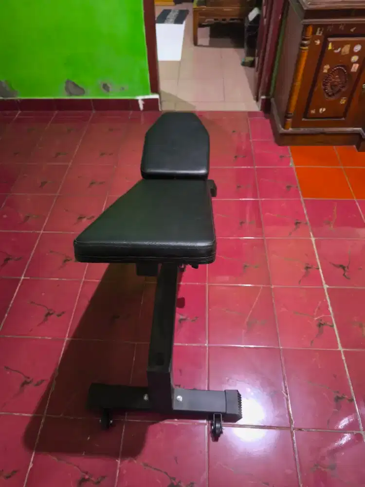 Adjustable bench strengthbae