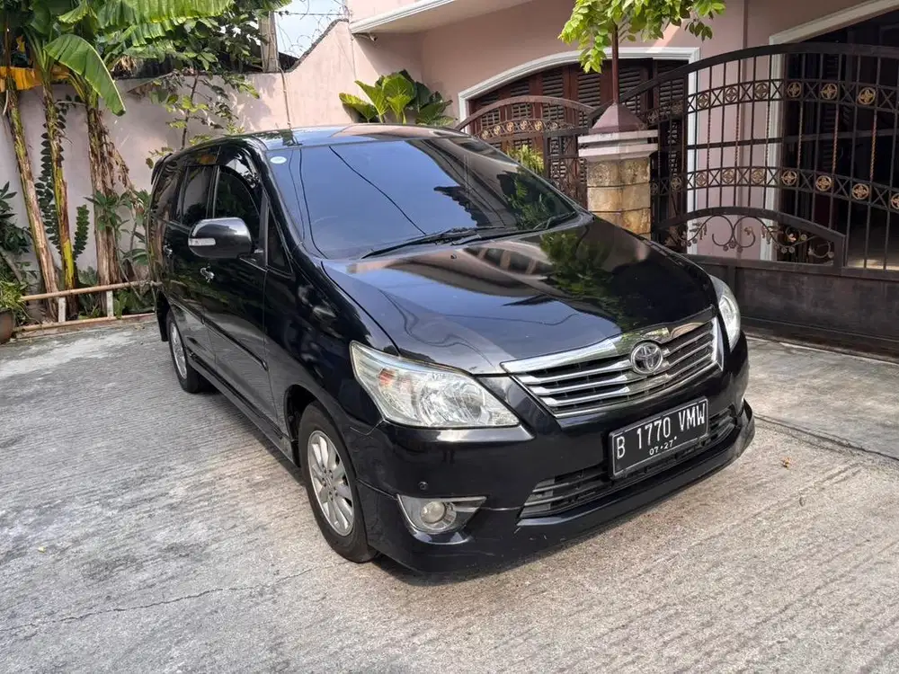 Toyota Innova V Luxury 2.0 Captain Seat 2012