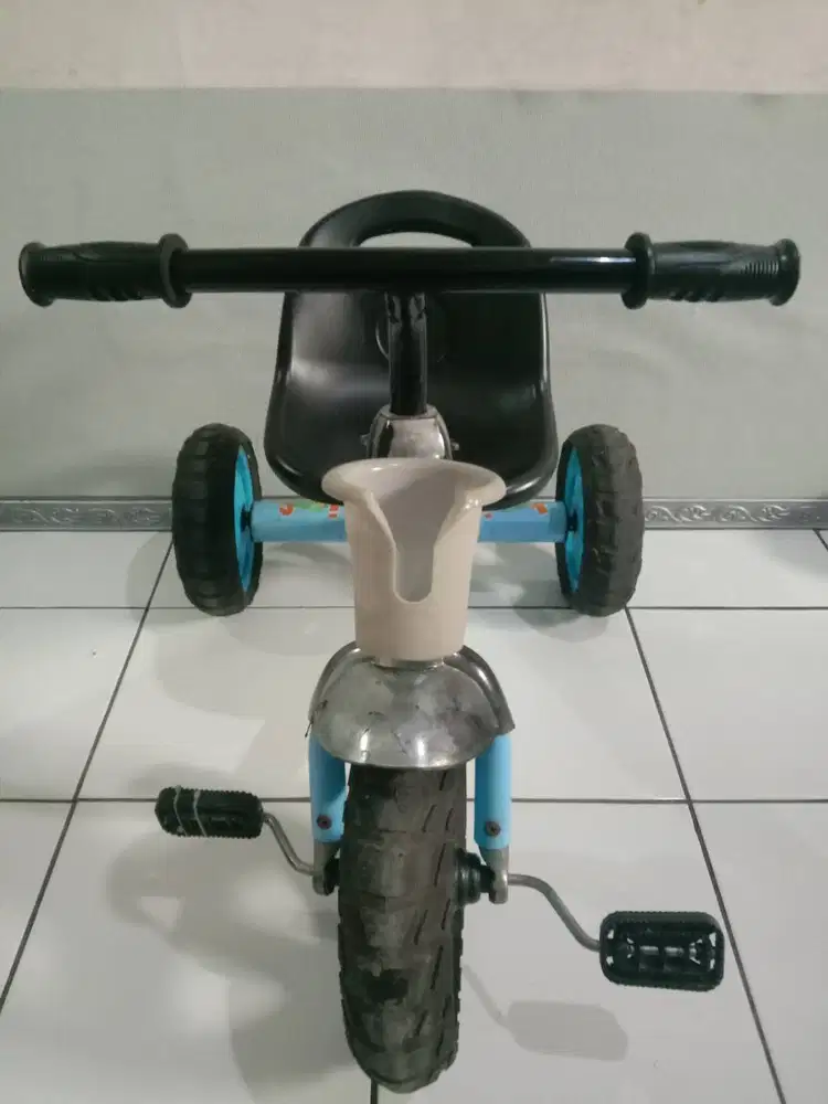 sepedah anak roda tiga