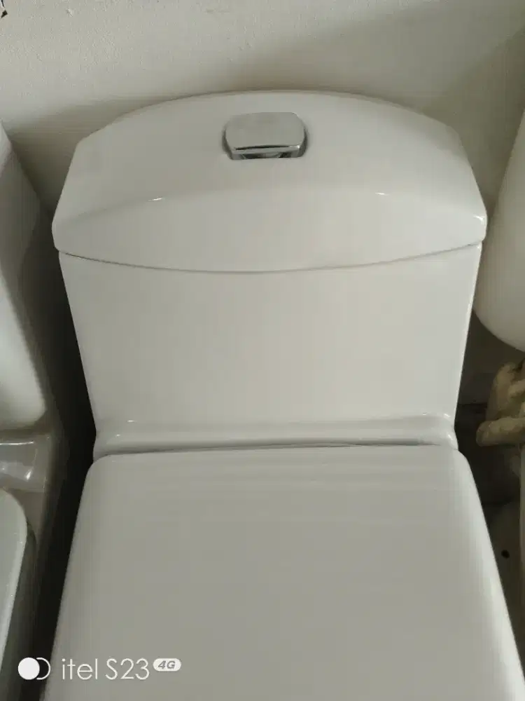 Kloset duduk merk Jacob Delafon Paris ori