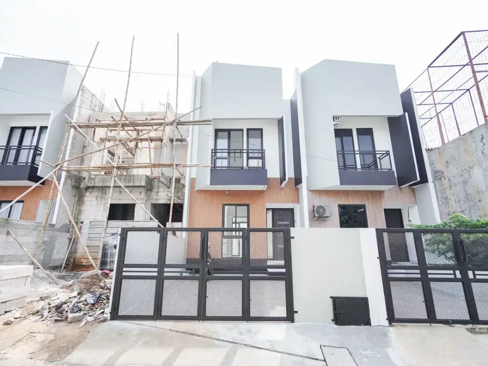 Rumah 2 Lt SHM 14 Menit ke Trans Studio Cibubur Dibantu KPR J-36299