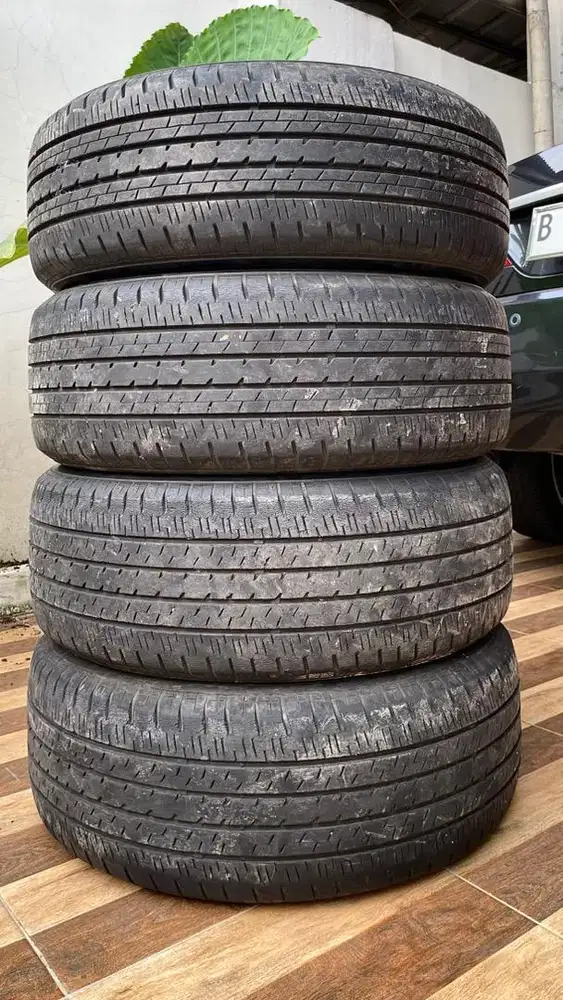 4 Ban 215 55 17 Tebal 90% Size 215/55/R17 Depok