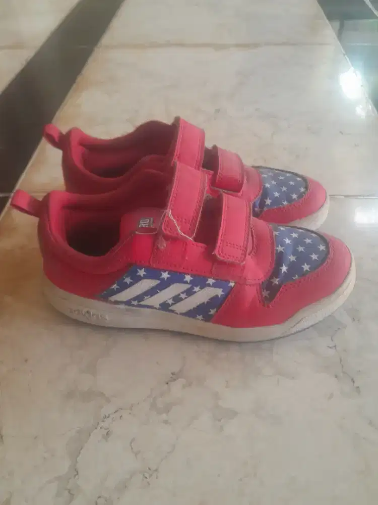 Adidas marvel size 32 preoved