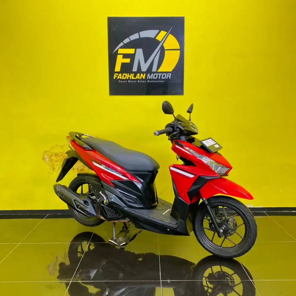 Honda Vario 125 2018 merah kondisi joss terawat