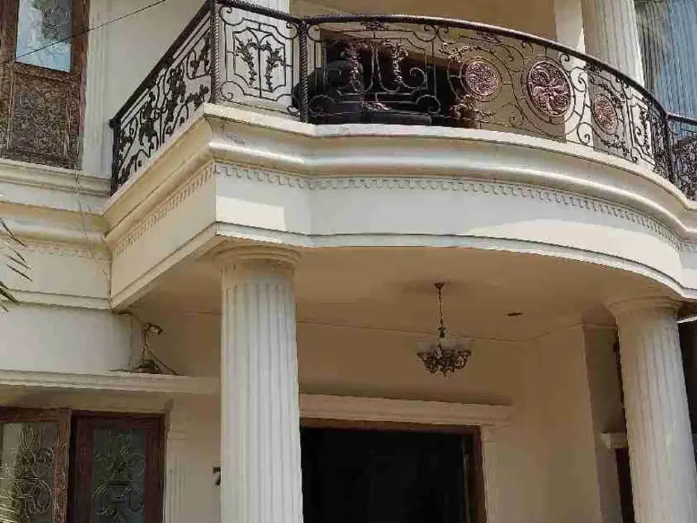 Rumah Mewah siap huni di kayu manis, Matraman, lokasi strategis, bebas banjir